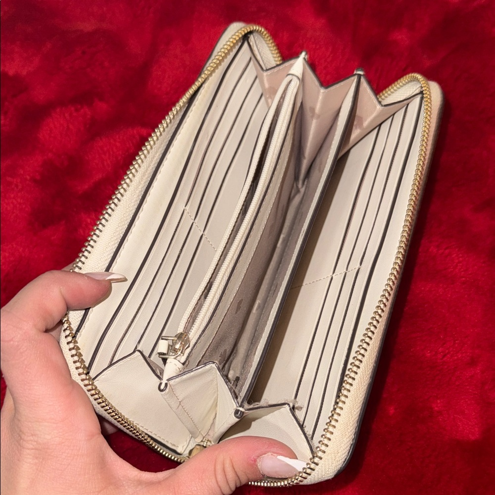 Kate Spade Cream Zip-Around Wallet- SEE PHOTOS PLEASE - Picture 5 of 11